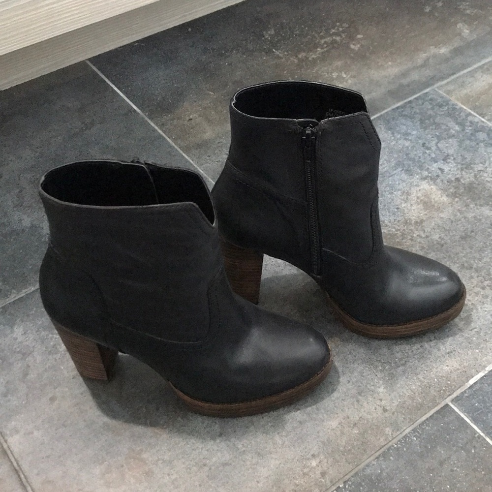 Lucky brand black western style booties